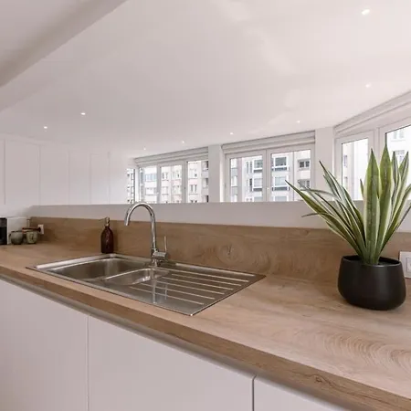 Huswell - Bright Modern Close To The Casino